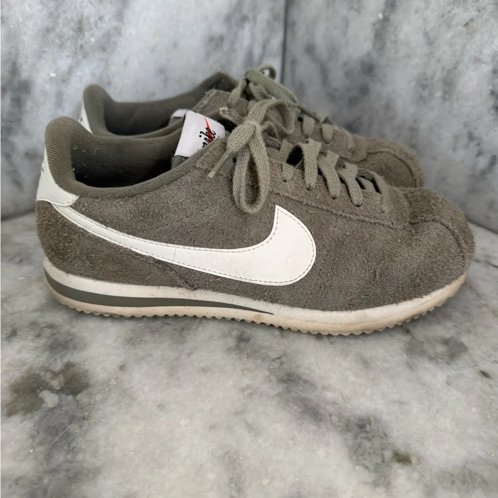 Women’s Nike Cortez Suede Green size 7.5